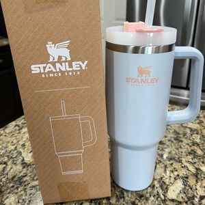 Limited edition Stanley cup in color CLOUD